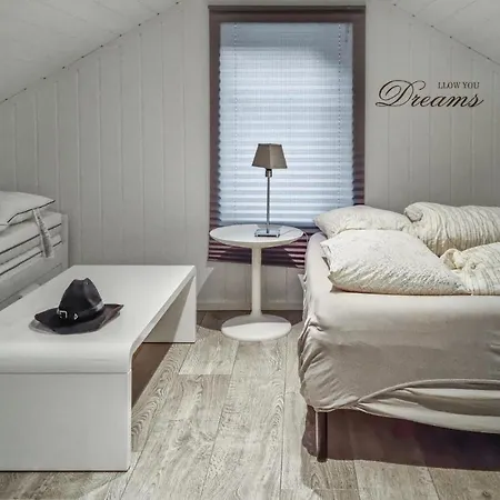 Feriehus Stunning In With Kitchen Lyngdal