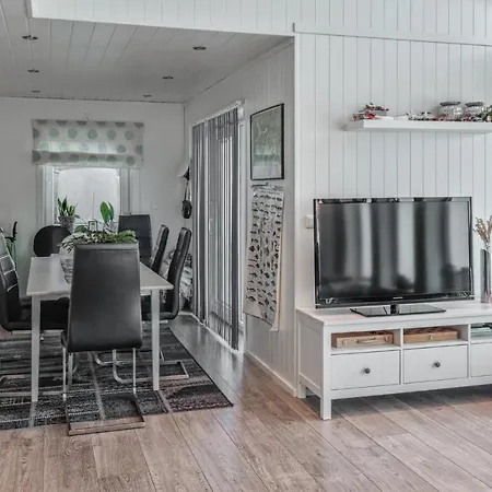Stunning In With Kitchen * Lyngdal